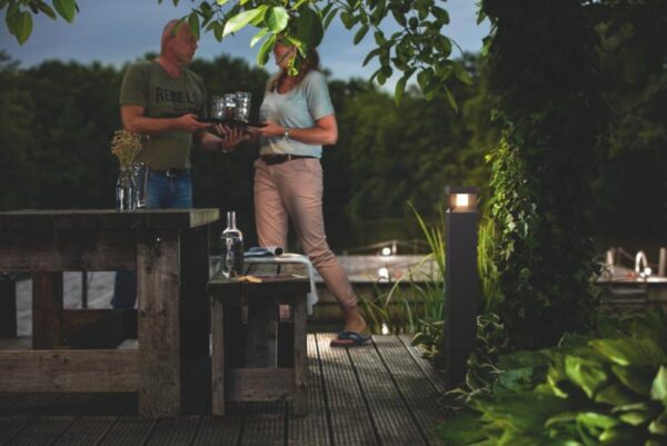 Philips 16482/30/P0 Parterre LED Zahradní sloupkové světlo | Teplá bílá | 8W | Černá