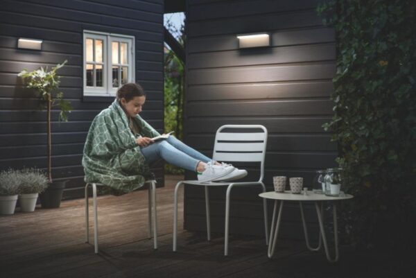 Philips 16483/93/P3 Bustan LED Nástěnné venkovní světlo | Přírodní bílá | 2x4,5W | Černá