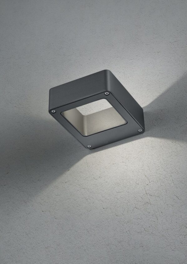 Trio 220760142 Reno LED Nástěnné venkovní světlo | Teplá bílá | 4W | Černá