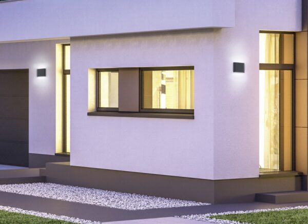 Trio 227560242 Thames Ii LED Nástěnné venkovní světlo | Teplá bílá | 2x3W | Černá