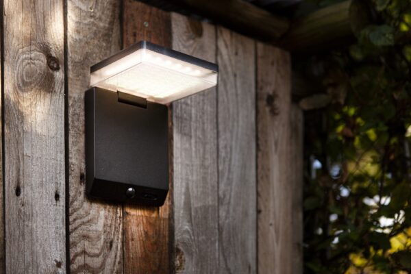 Lutec 6943101012 Moze LED Nástěnné venkovní světlo | Teplá bílá | Černá | 8W