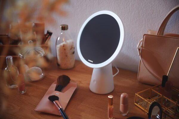 Philips 8719514420472 Mirror LED Dotyková stolní lampa | Variabilní | Bílá | 4,5W