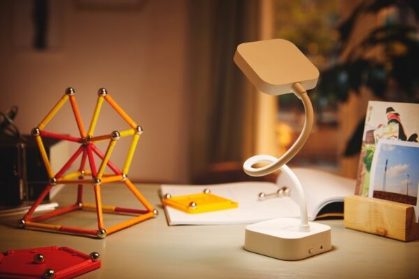 Philips 8719514443815 Rock LED Dotyková stolní lampa | Studená bílá | Bílá | 5W