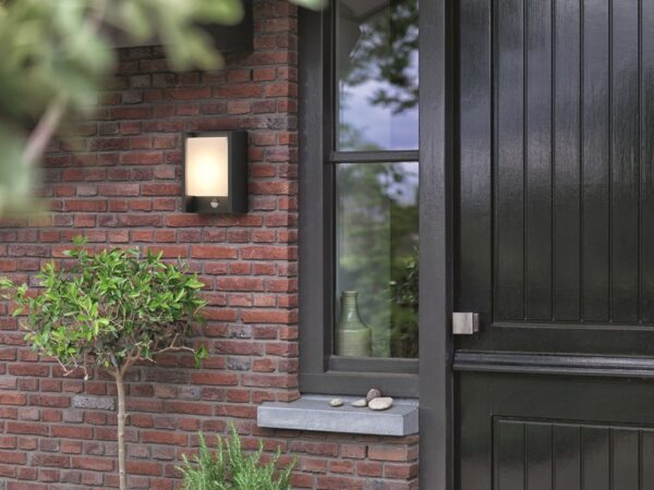 Philips 16461/93/16 Arbour LED Nástěnné venkovní světlo | Teplá bílá | 6W | Černá