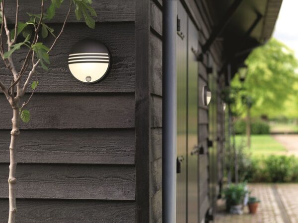 Philips 17297/30/16 Yarrow LED Nástěnné venkovní světlo | Teplá bílá | 6W | Černá