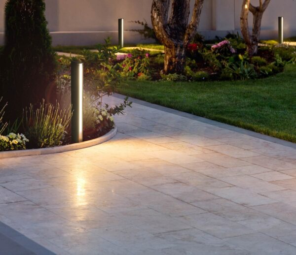 Italux 5902854534708 LED Zahradní sloupkové světlo | Teplá bílá | 12W | Černá
