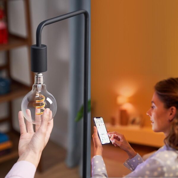 Philips 8720169072190 Smart LED Smart žárovka E27 | RGB | Variabilní | 6,3W