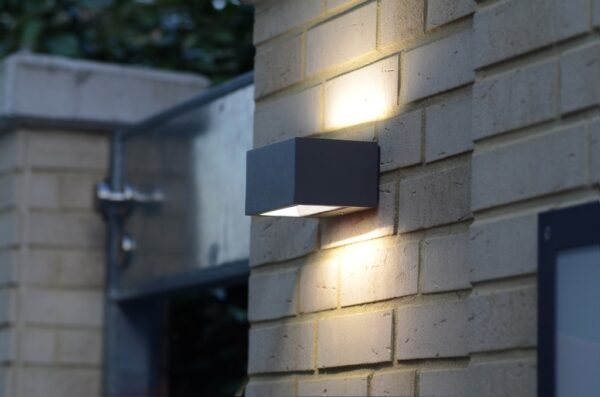 Lutec 5189113118 Gemini LED Nástěnné venkovní světlo | Teplá bílá | 10W | Šedá