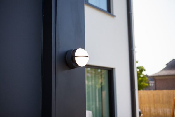 Lutec 5199001118 Eklips LED Nástěnné venkovní světlo | Teplá bílá | 13W | Šedá