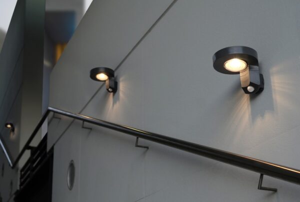 Lutec 6906702335 Diso LED Nástěnné venkovní světlo | Přírodní bílá | 2W | Šedá