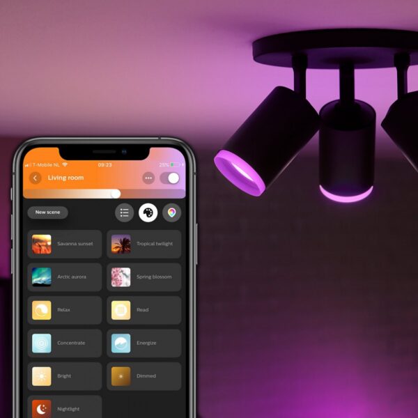Philips Hue 50633/30/P7 Smart LED bodové svítidlo | RGB | Variabilní | Černá | 3x5,7W