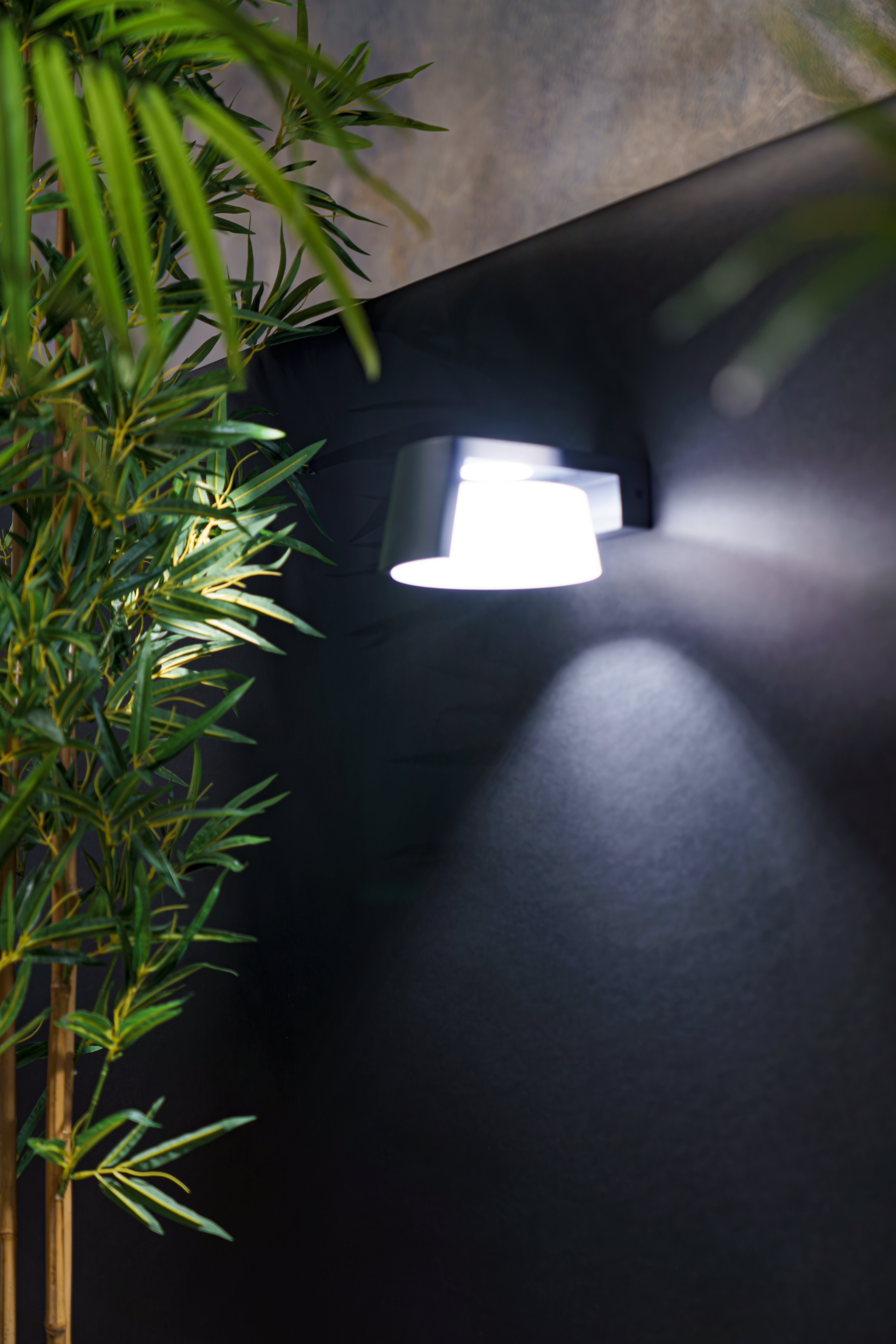 Lutec 6906001118 Moon LED Nástěnné solární venkovní světlo | Přírodní bílá | Šedá | 9,5W | 4000 K