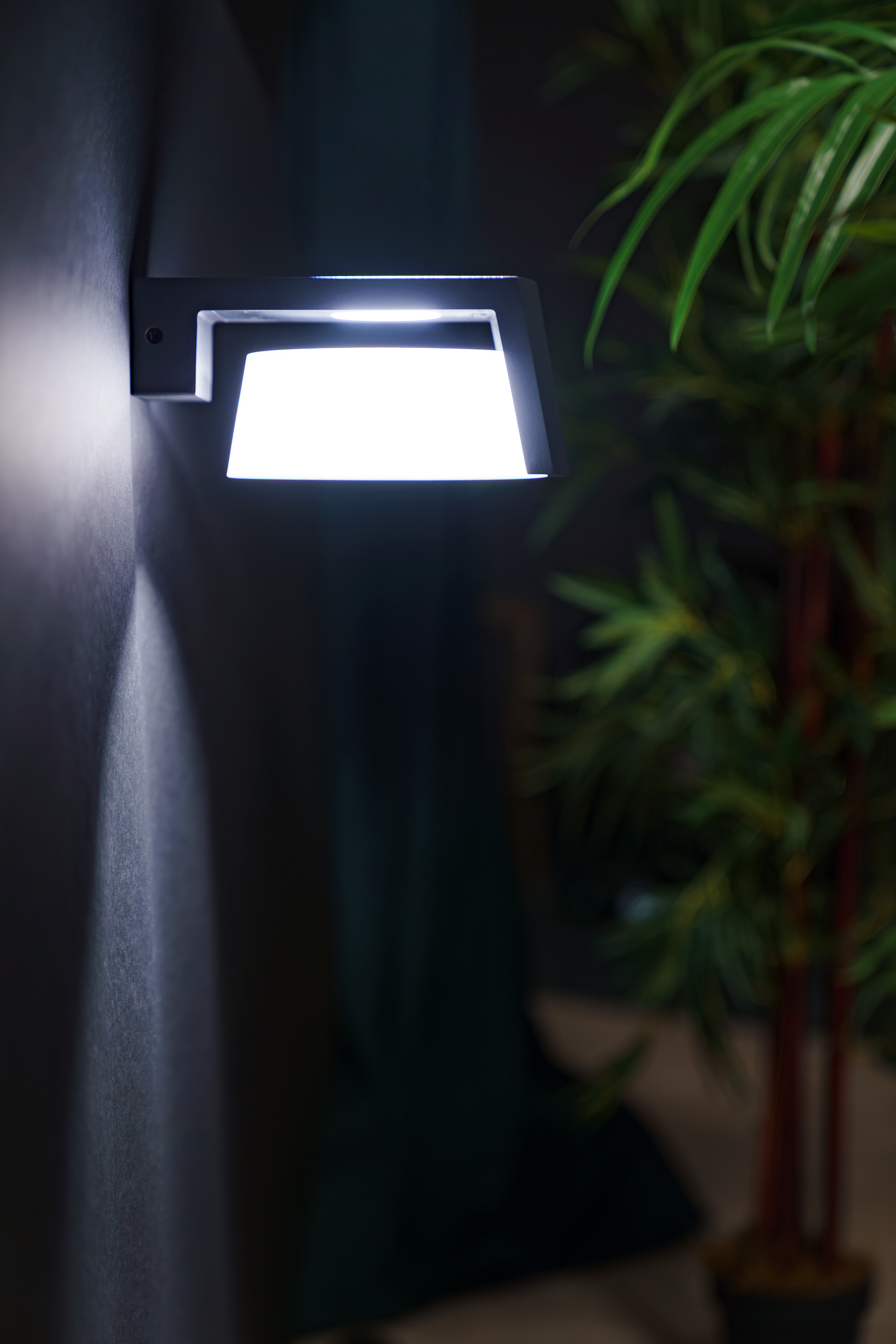 Lutec 6906001118 Moon LED Nástěnné solární venkovní světlo | Přírodní bílá | Šedá | 9,5W | 4000 K