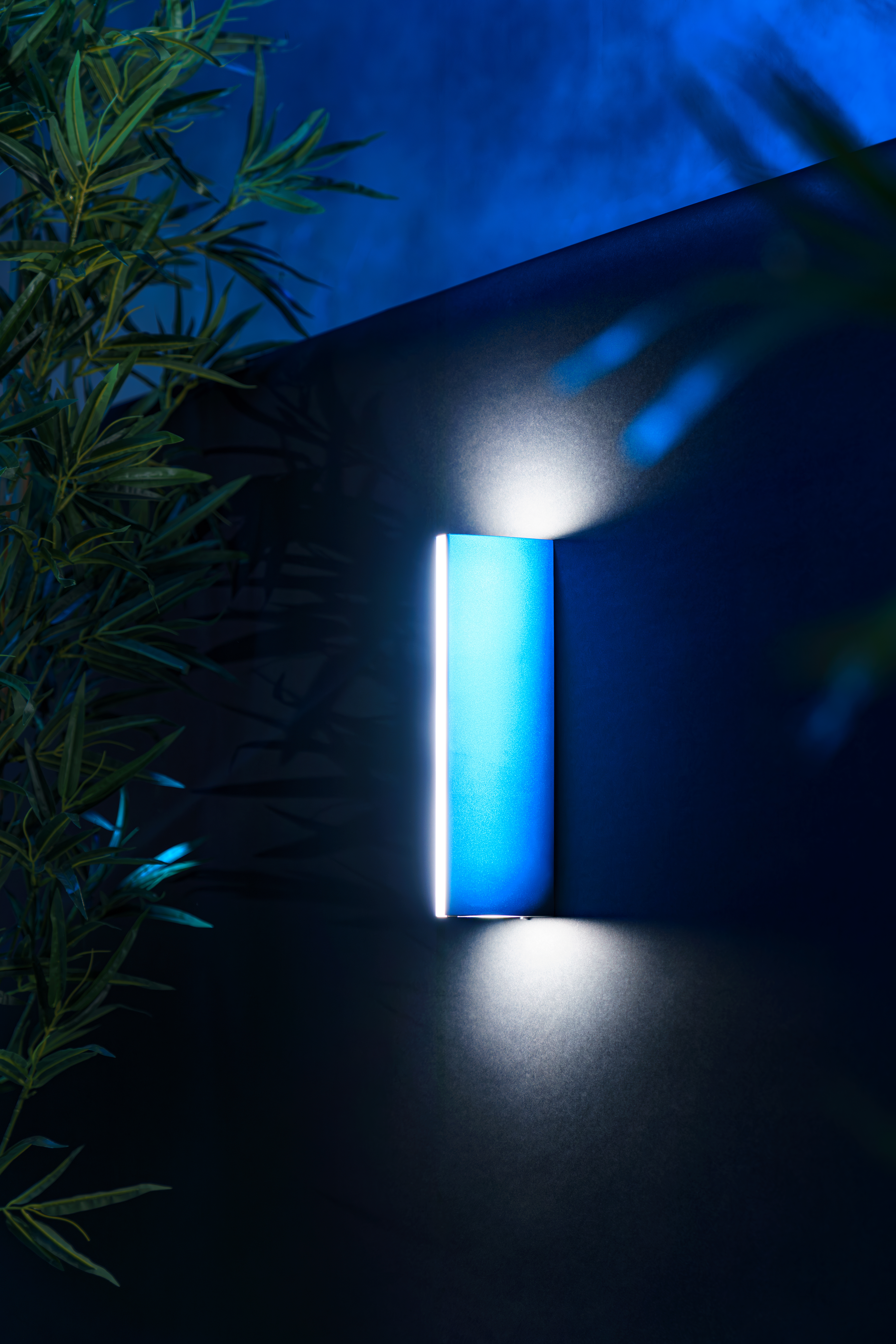 Lutec 5192701330 Leo LED Nástěnné venkovní světlo | Teplá bílá | Černá | 15W | 3000 K