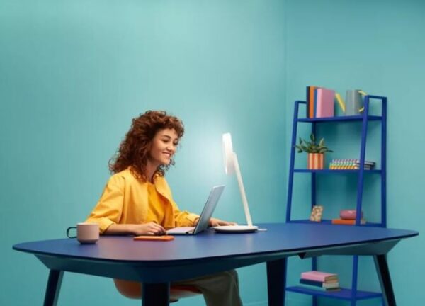 Philips WiZ tunable 8720169072695 LED stolní lampička | 10W integrovaný LED zdroj | 600lm