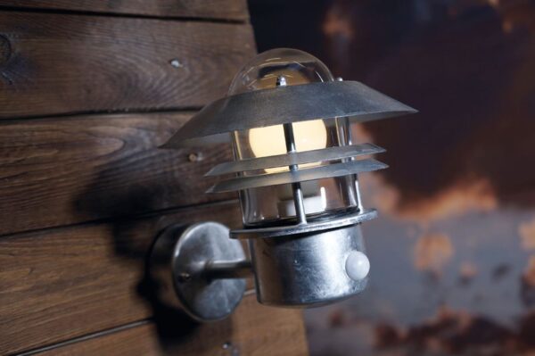 Nordlux Blokhus Sensor (galvanizovaná ocel) Venkovní nástěnná světla s čidlem kov, sklo IP54 25031031