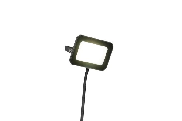 Trio TR23346132 LED reflektor FUNCHAL  | 20W integrovaný LED zdroj | 1800lm | 4000K